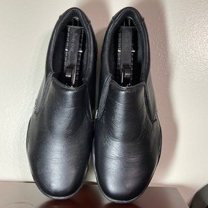 KURU Black leather slip on ladies 10